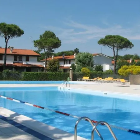 Cozy With Shared Pool Apartamento *
