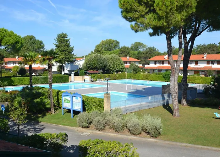 Cozy With Shared Pool Apartman Bibione